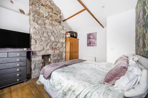 Clare St Bedroom..jpg