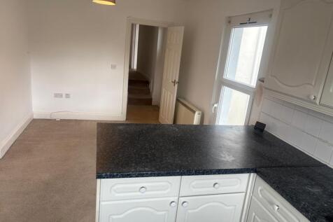 12 Ashford Road Flat 2 photo 4