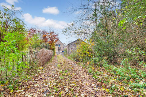 CAM04201G0-PR0117-STILL027