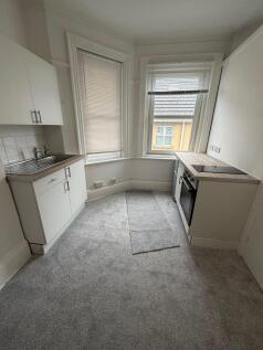 Methuen Close, Bournemouth photo 3