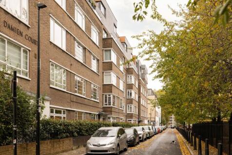 Damien Street, E1
