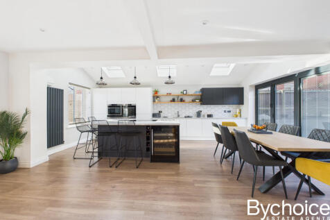 CAM05454G0-PR0096-STILL022