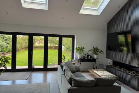 Family Room.jpg