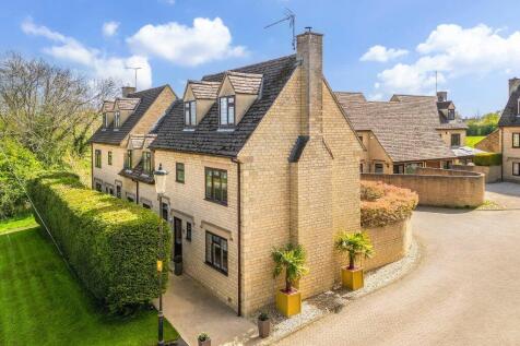 8 Sweetmore Close