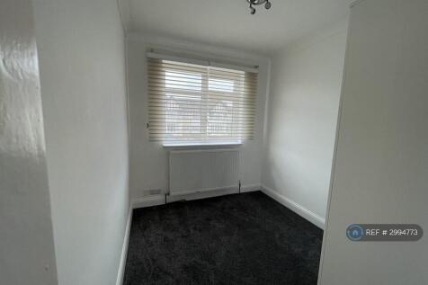 Edgwarebury Lane, Edgware, HA8 photo 5