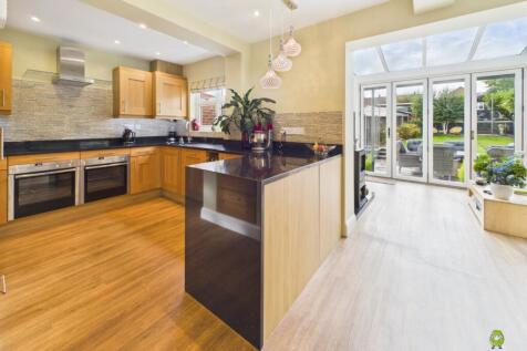 Presented by Clinton at EweMove Bexleyheath and Da