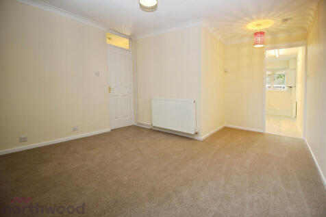 Clearbrook Close, High Wycombe, HP13 photo 3