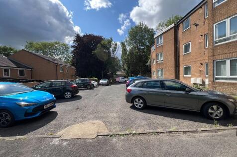 Braybrook Court, Bradford photo 3