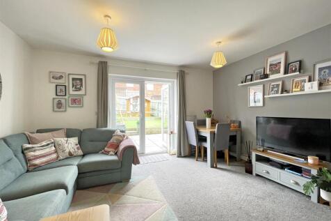 Wordsworth Road 30 - Lounge.jpg
