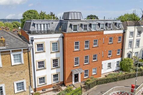Woodford Green, IG8 - property photo