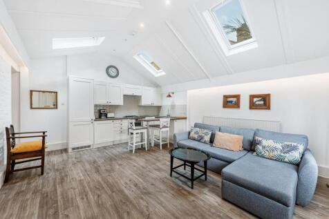1-bed flat on The Avenue, Chiswick, £1,950/mo