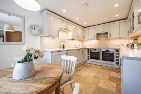 Kitchen &amp; Dining Area