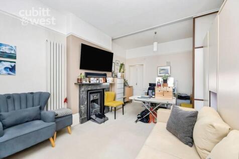 Studio Room