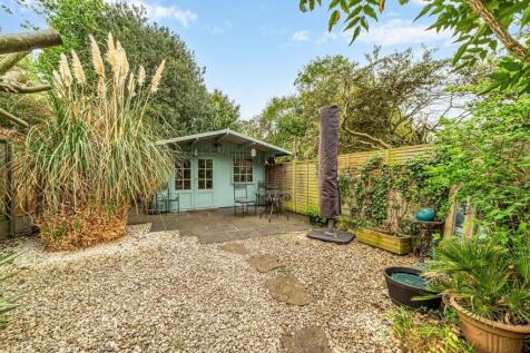 17 Lyncroft Gardens-25.jpg