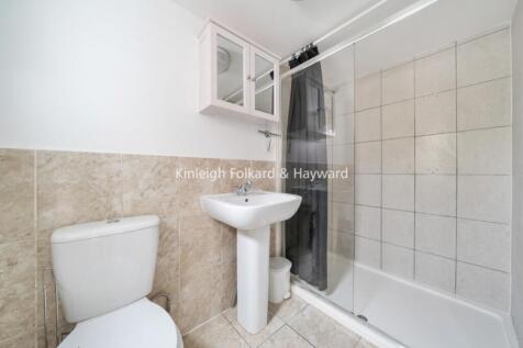 En-suite to 2nd Bedr