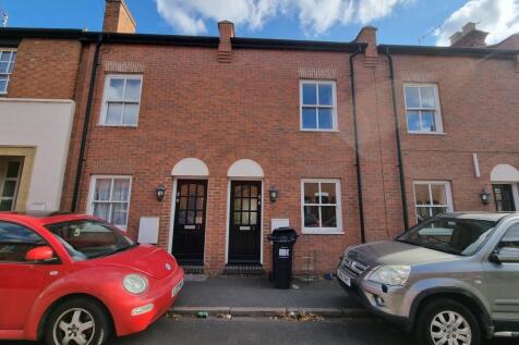 3-bed terraced on 2 Princes Court, Princes Street, £1,950/mo