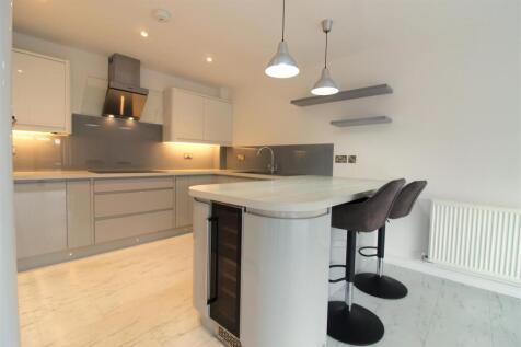 Old Hopkinson Drive, Birkby, HD2 photo 5