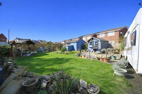 REAR GARDEN 1