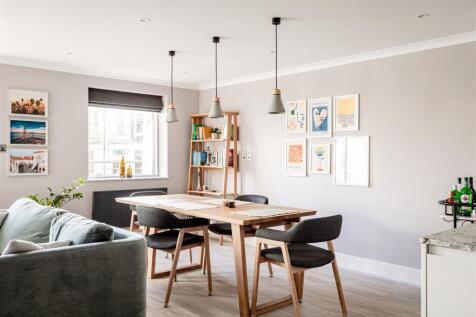 Chiswick High Road-5.jpg