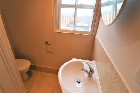 10 - Bathroom