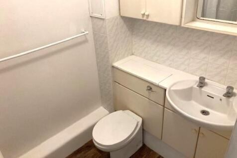 Thackeray Lodge, Feltham, Middlesex, TW14 photo 5