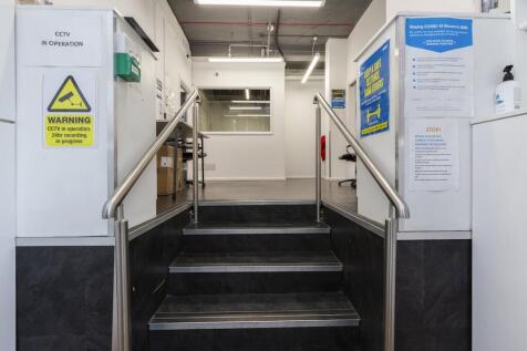 1 Hollybush Gardens  03.jpg