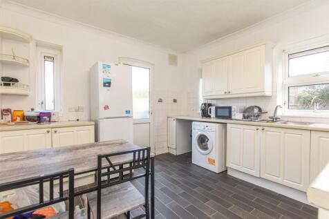 Kitchen / Dining