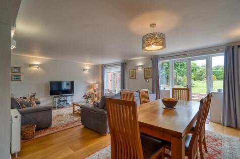 Dining/Sitting Room