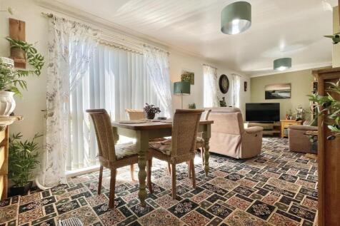 Open plan reception room