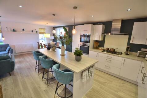 Open Plan Family Living/Dining Kitchen
