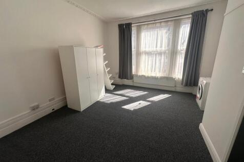 Lounge/ Bedroom