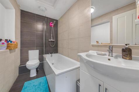 782 Garratt Lane, London SW17 0LZ-5.jpg