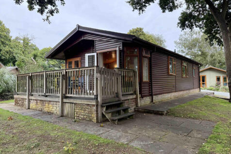 2 Bedroom Lodge for Sale - Priory Park, Nacton -