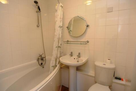 Bathroom.JPG