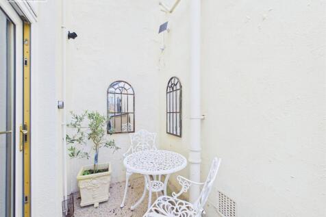 Rear Courtyard .1.jpg