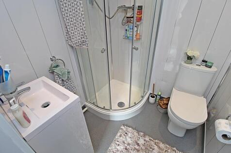 Shower Room_lge