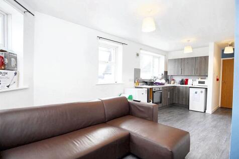 Living room and kitchen.jpeg