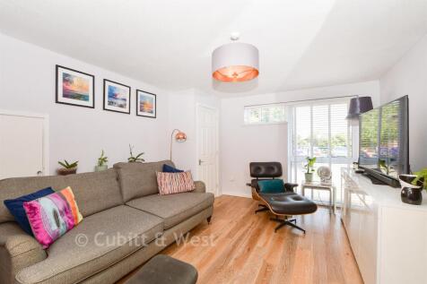 Lounge/ Dining Room