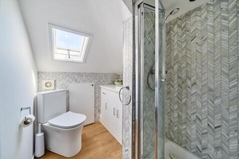 Upstairs ensuite
