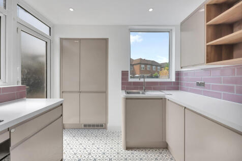 Fairlight Close, Chingford, Waltham Forest photo 4