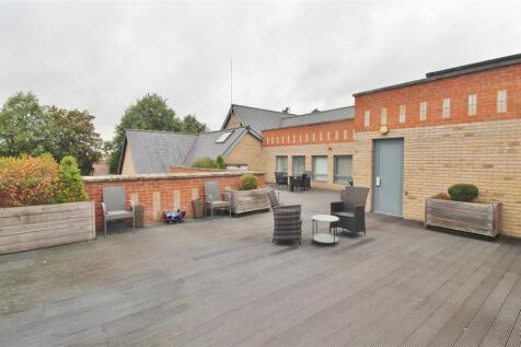 COMMUNAL ROOF