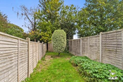 EweMove Estate Agents Basingstoke - Upper Sherbour