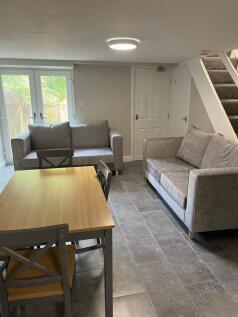 6-bed house on Dumbarton Road, Lancaster, £3,328/mo