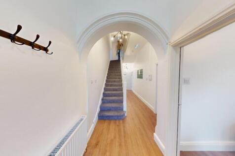 21-Noel-St-09202024_152808