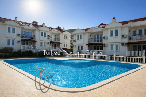 Complex of 12 Apts