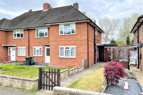 2-bed flat on Rosebank, Epsom, KT18, £1,800/mo
