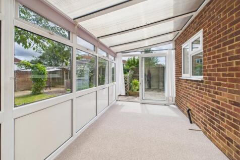 CAM02023G0-PR0155-STILL019