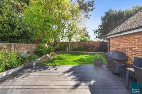 26 Norman Cresent BN43 (38).jpg