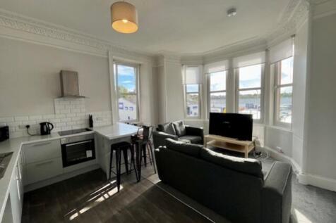 Kitchen &amp; Lounge
