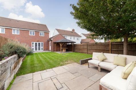 6 Ashfield Drive (13 of 16).jpg